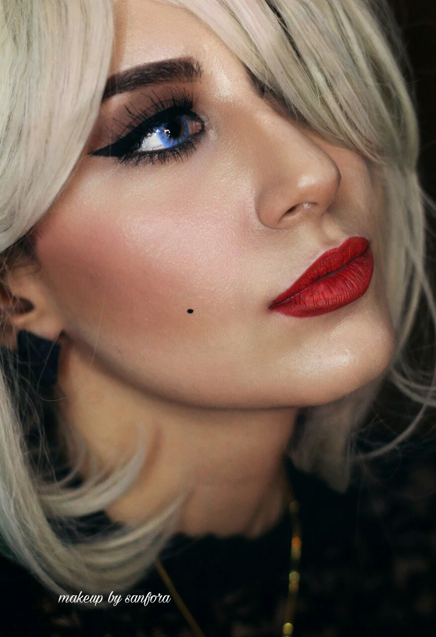 Buckingham Blue Natural Coloured Contact Lenses - Image 3