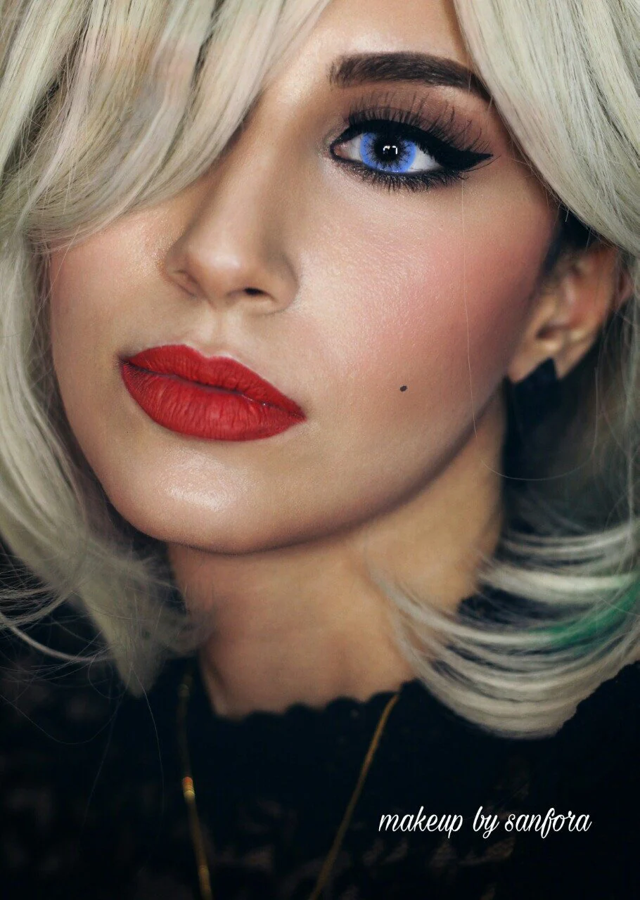 Buckingham Blue Natural Coloured Contact Lenses - Image 4